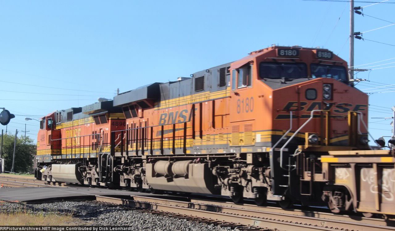 BNSF 8180